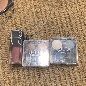 Lipstick and 2 eyeshadow palette